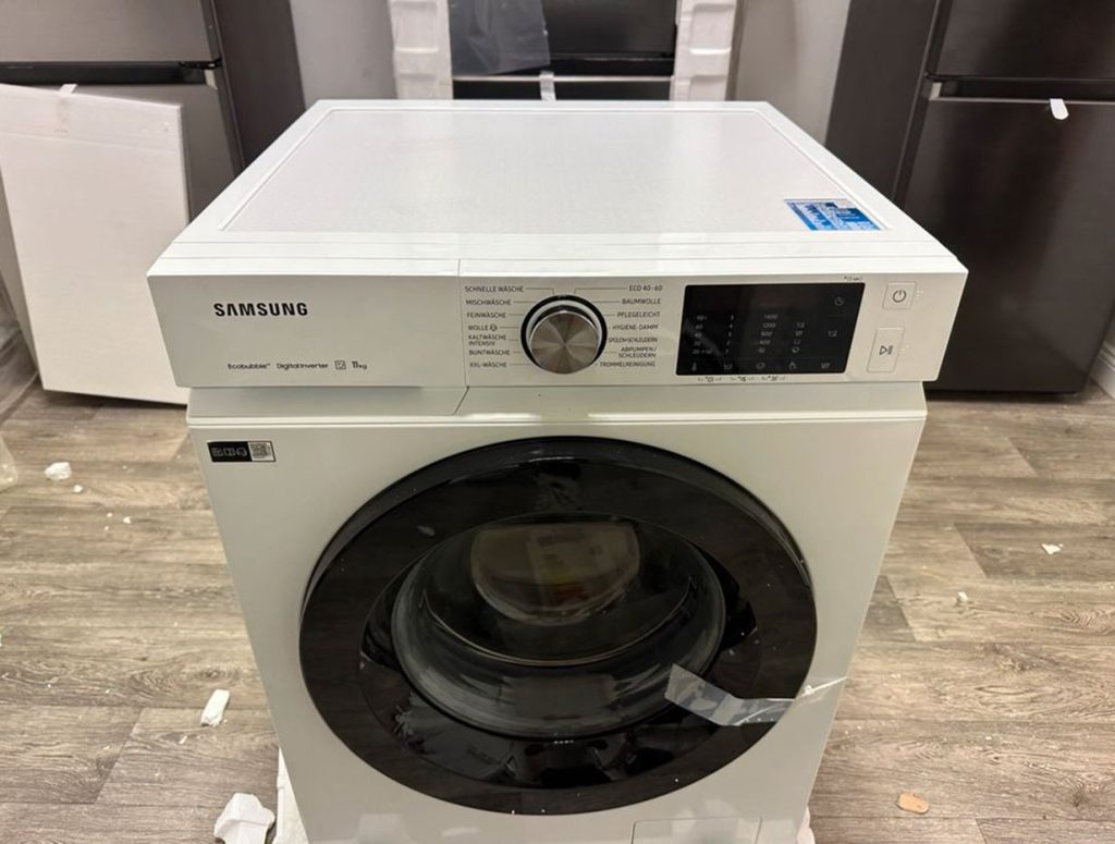 Energieeffizienz trifft auf Vielseitigkeit: Die Samsung WW1BBBA049AWEG Bespoke Waschmaschine im Fokus