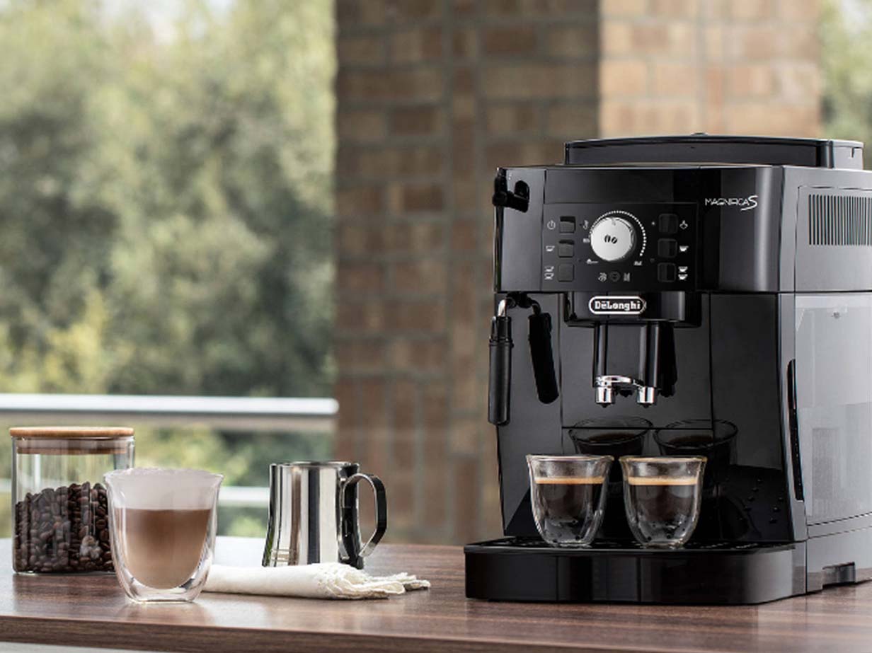 Perfekter Kaffeegenuss mit dem De’Longhi Magnifica S ECAM11.112.B: Ein Meisterwerk für Kaffeeliebhaber